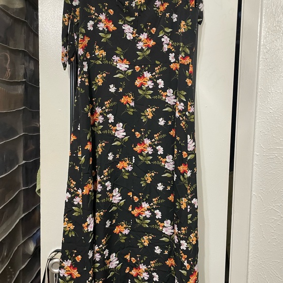 Cider Black Floral Maxi Dress - Picture 4 of 5